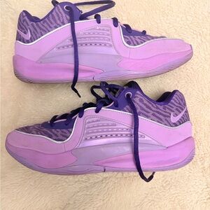 Nike Purple and Lavender Athletic Shoes